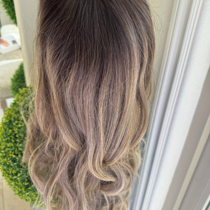 Tillstyle long ombre dirty blonde wavy for women 26 inch middle part water wave wig