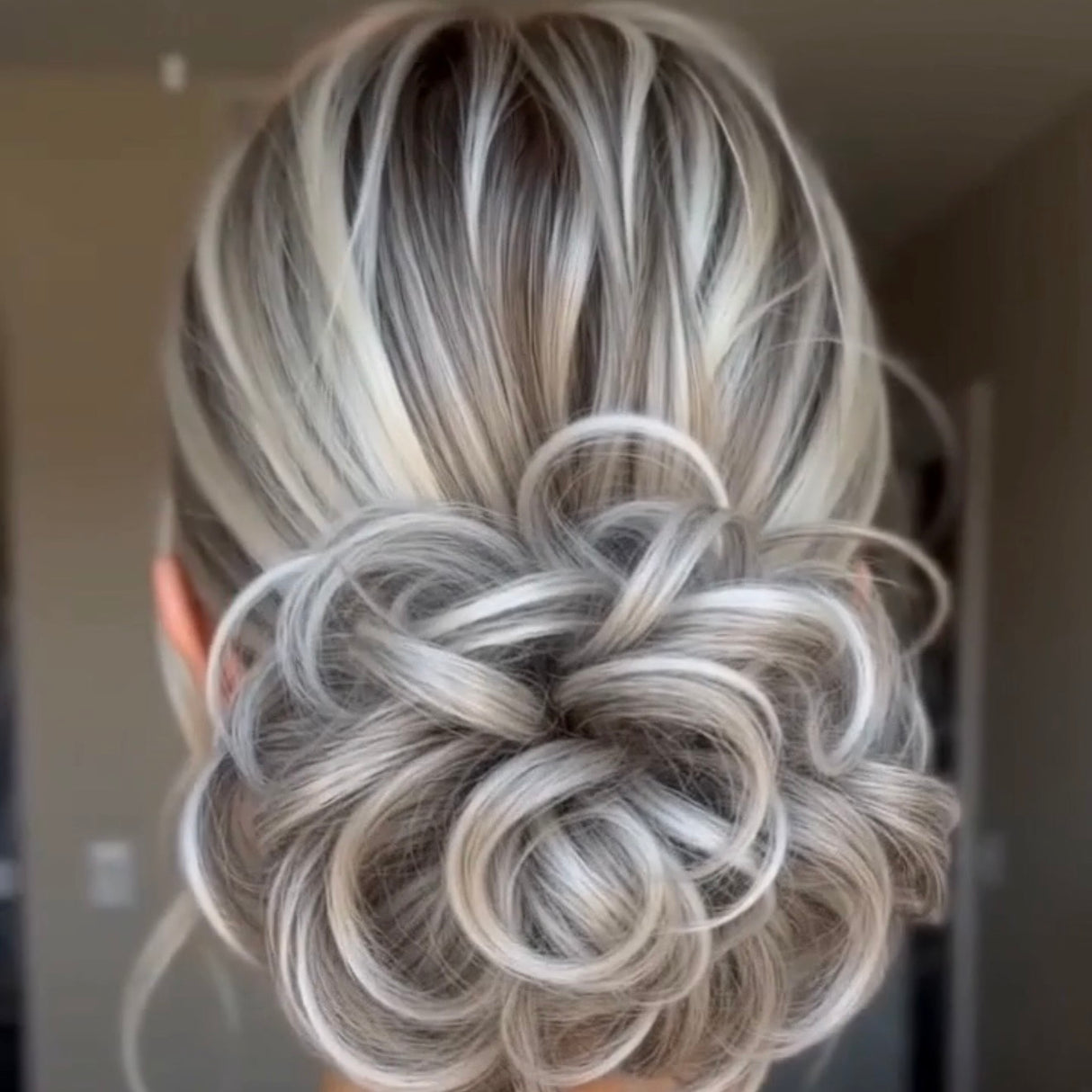 #color-blonde-grey
