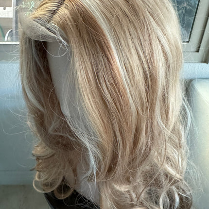 Tillstyle long caramel blonde  mix wavy for women 26 inch middle part curly wavy wig synthetic premium fibre heat resistant