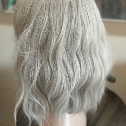 Tillstyle white silver wig for women loose body wave layered short wig bob wig
