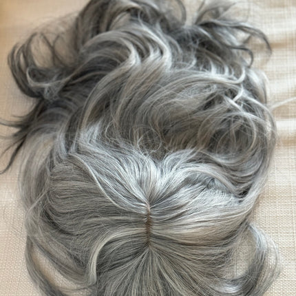 Tillstyle light grey silver wig with curtain bangs for women layered grey wig with pale white ends