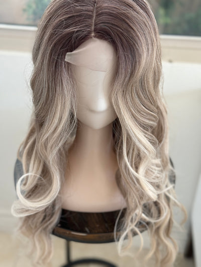 Tillstyle long ombre dirty blonde wavy for women 26 inch middle part curly wavy wig