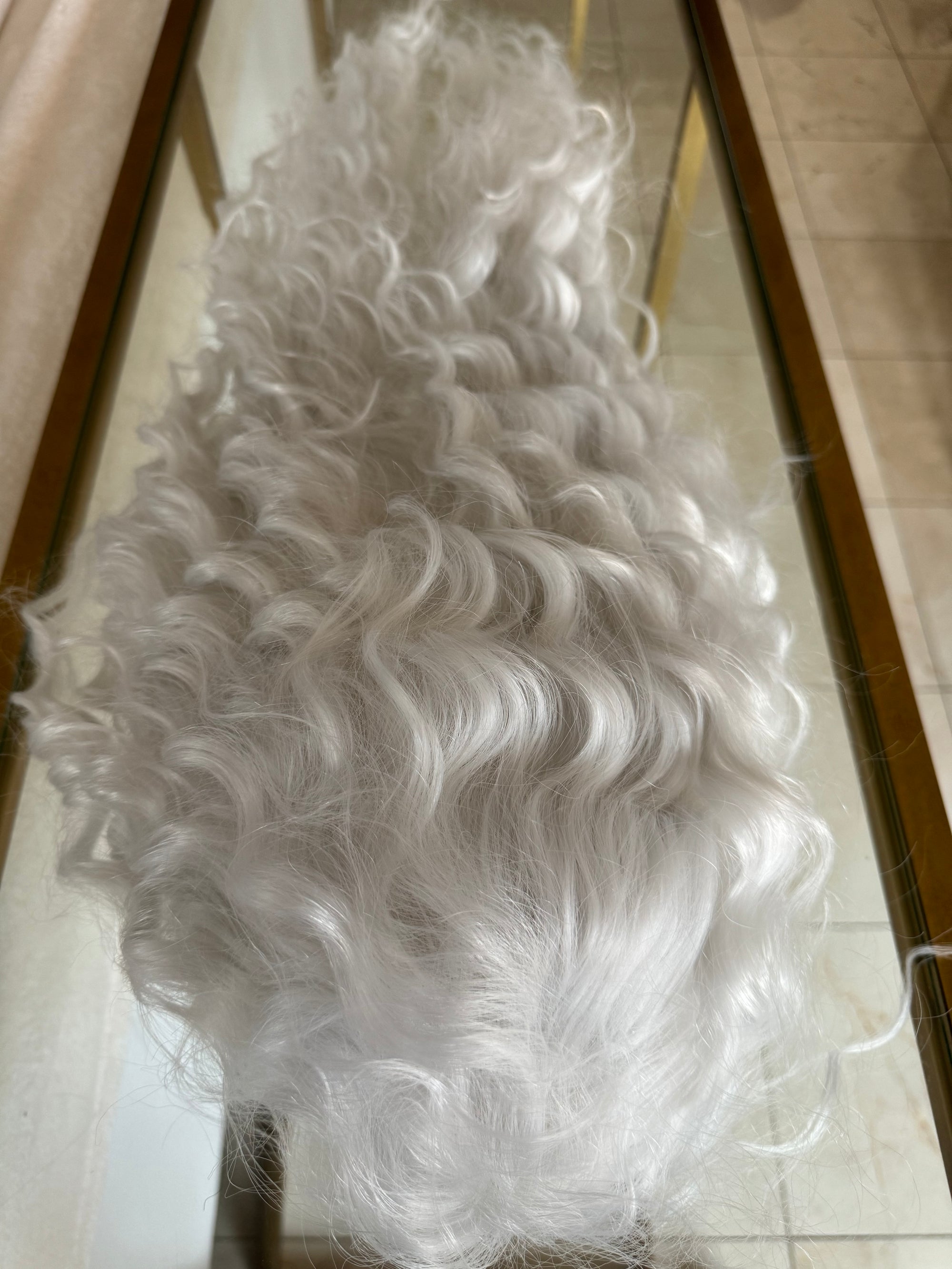Tillstyle long white wavy for women 26 inch curly wavy wig