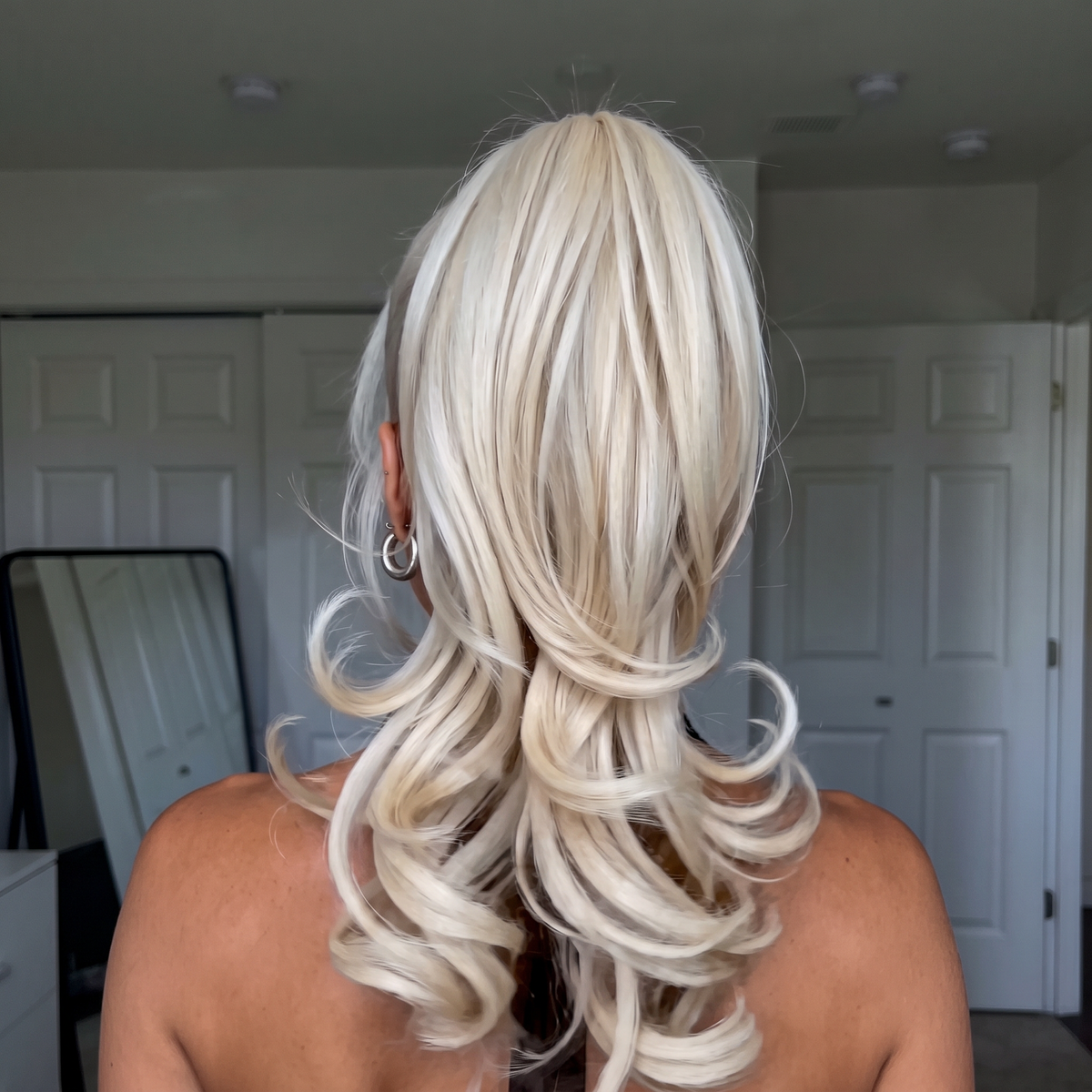 #color-platinum-blonde-with-ombre-blonde