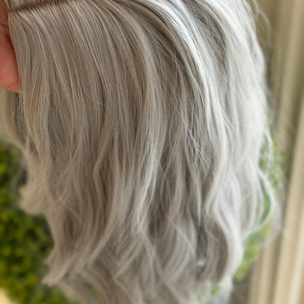 Tillstyle white silver grey wig for women loose body wave layered short wig bob wig