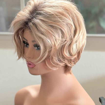 Tillstyle blonde short wig wavy layered