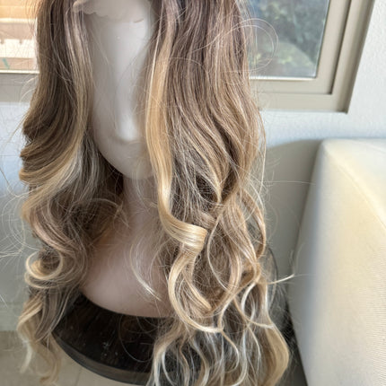 Tillstyle long ombre blonde wavy wig  for women 26 inch middle part curly wavy wig lace front wig