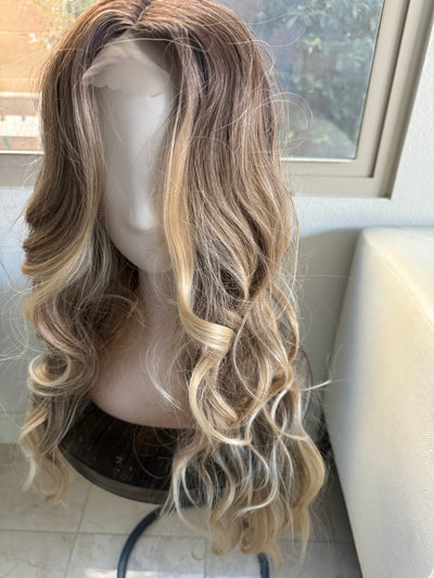 Tillstyle long ombre blonde wavy wig  for women 26 inch middle part curly wavy wig lace front wig