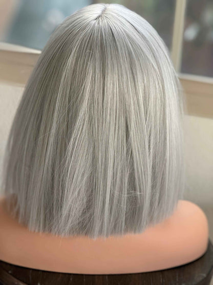 Tillstyle light grey silver bob  wig with curtain bangs