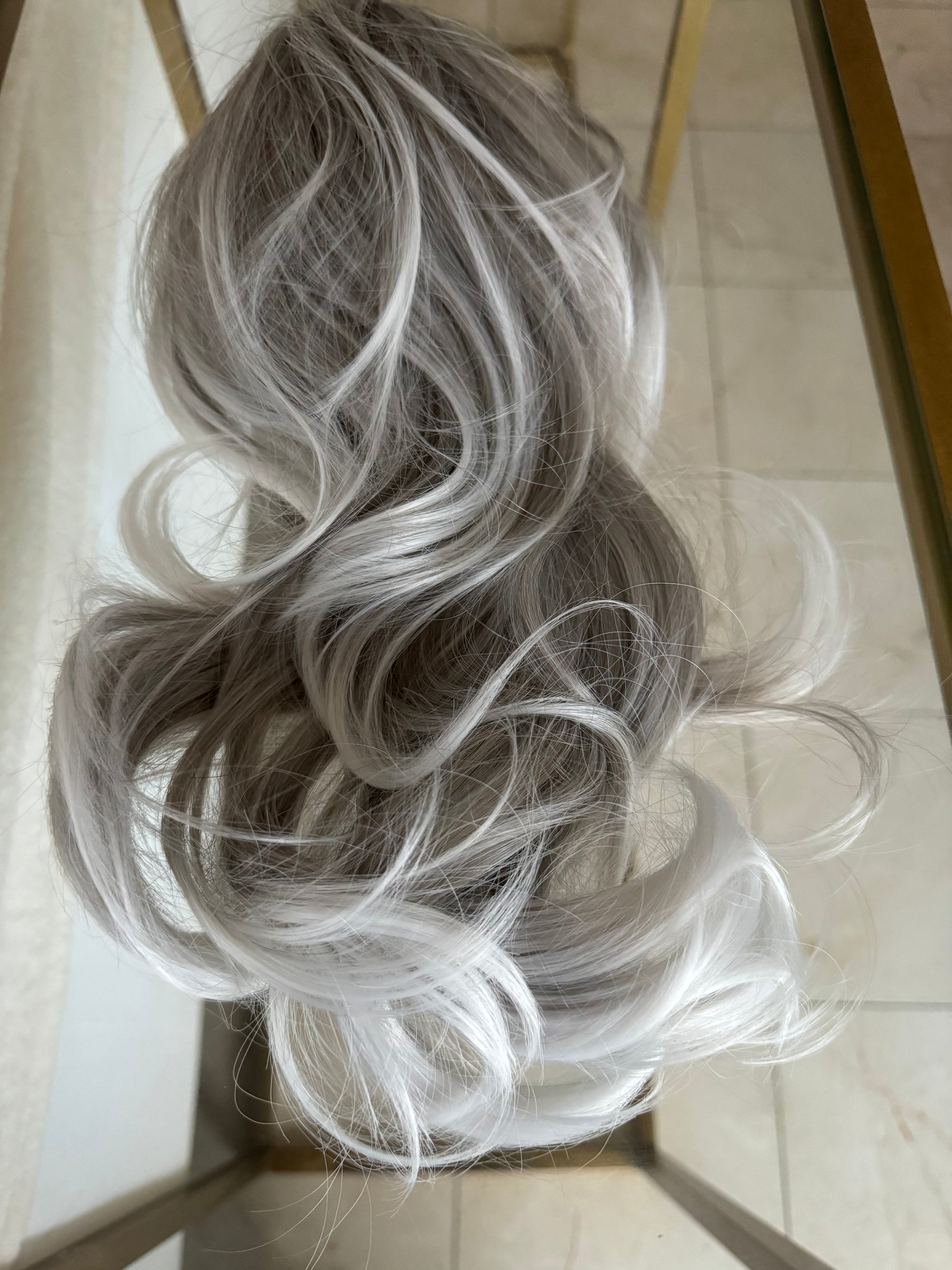 Tillstyle grey curly claw clip ponytail white ends