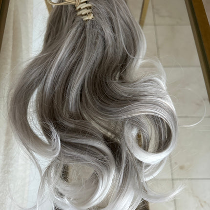 Tillstyle grey curly claw clip ponytail white ends