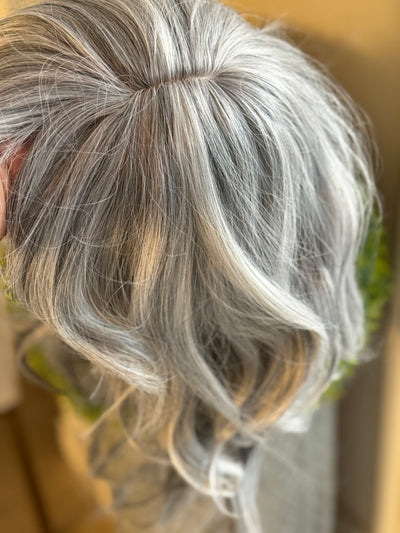 Tillstyle light grey silver wig with curtain bangs for women layered grey wig with pale white ends