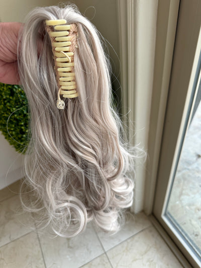 Tillstyle ashblonde grey loose body wave clip in ponytail