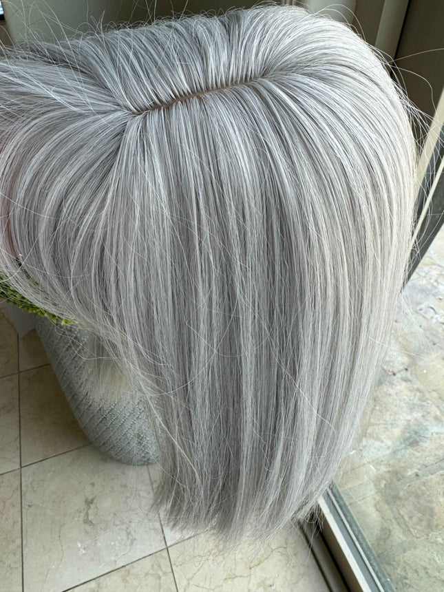 Tillstyle  grey  bob  wig with curtain bangs