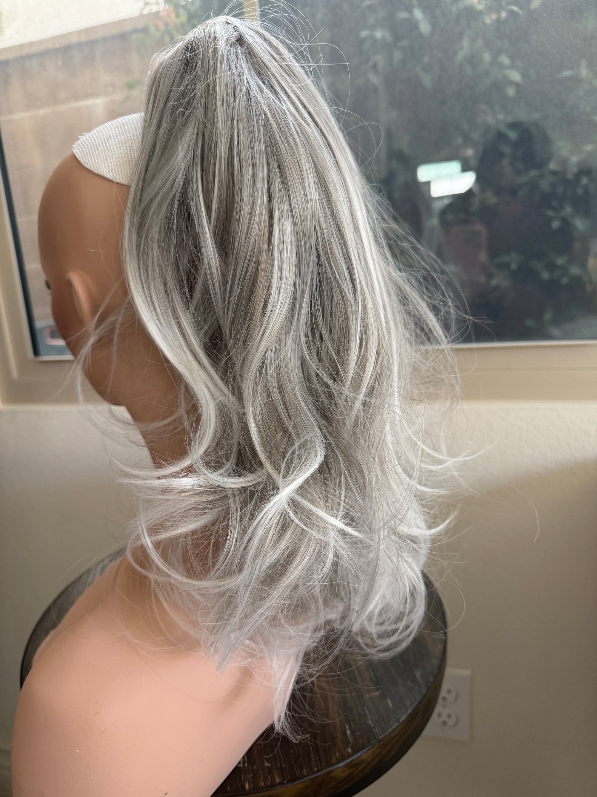 Tillstyle  light grey /white highlights claw clip ponytail