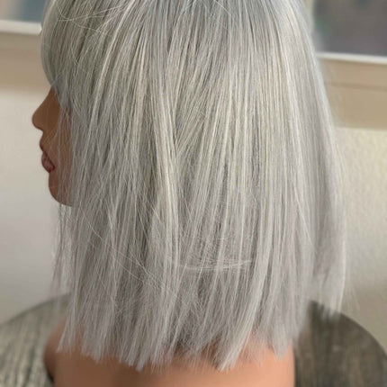 Tillstyle light grey silver bob  wig with curtain bangs