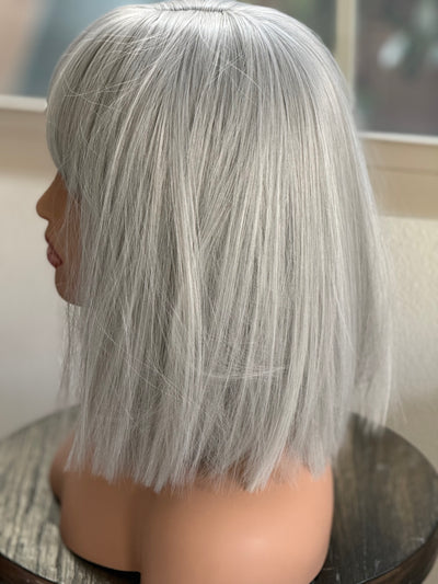 Tillstyle light grey silver bob  wig with curtain bangs