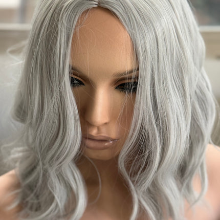 Tillstyle white silver grey wig for women loose body wave layered short wig bob wig premium synthetic fibre