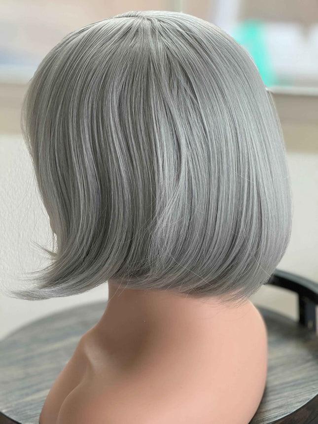 Tillstyle straight grey wig with bangs