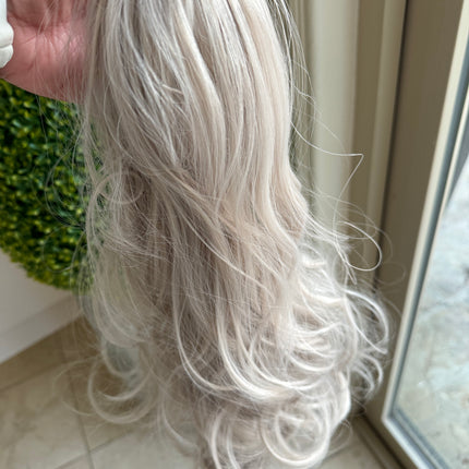 Tillstyle ashblonde grey loose body wave clip in ponytail