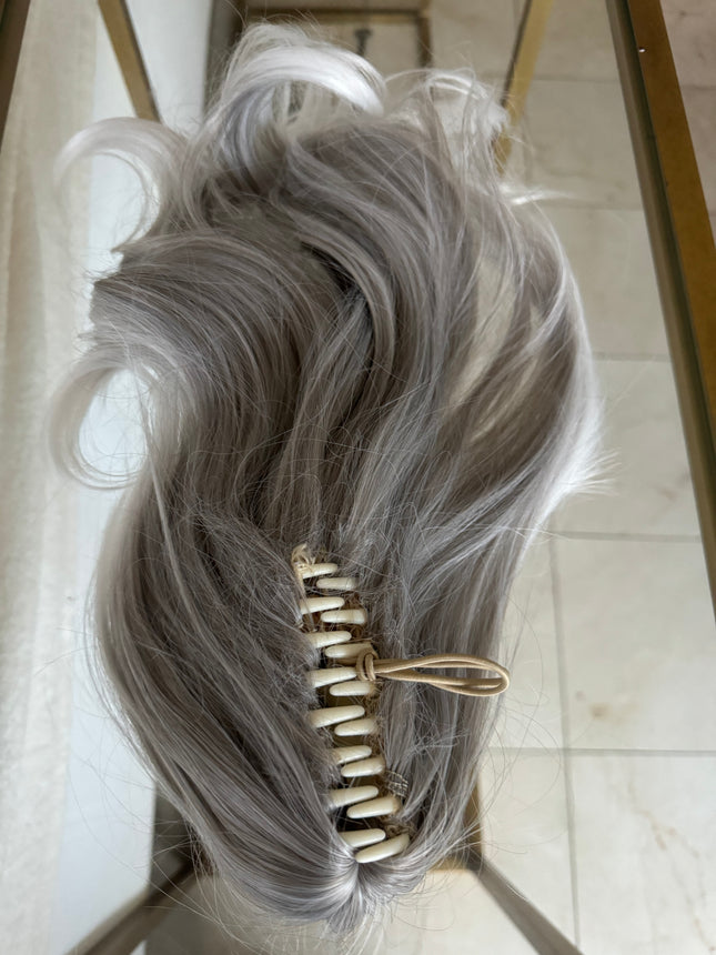 Tillstyle grey curly claw clip ponytail white ends