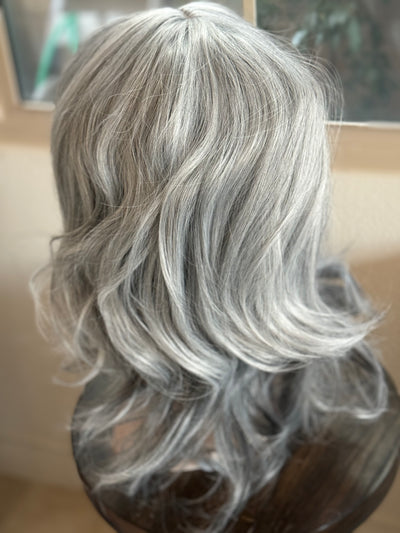 Tillstyle light grey silver wig with curtain bangs for women layered grey wig with pale white ends