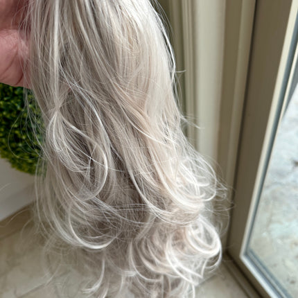 Tillstyle ashblonde grey loose body wave clip in ponytail