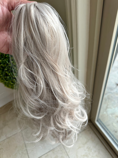 Tillstyle ashblonde grey loose body wave clip in ponytail