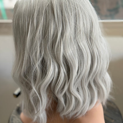 Tillstyle white silver grey wig for women loose body wave layered short wig bob wig premium synthetic fibre