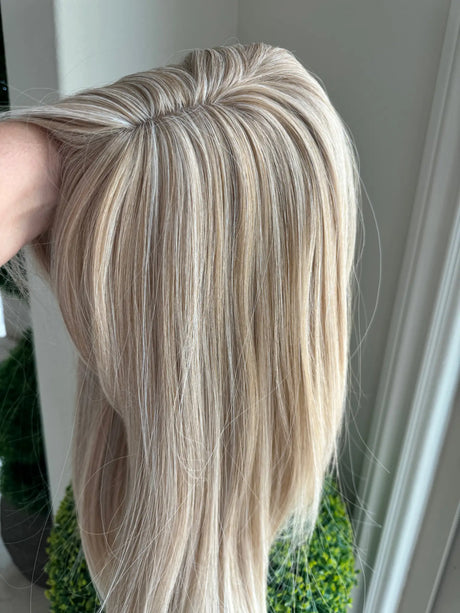 #color_light-brownish-blonde