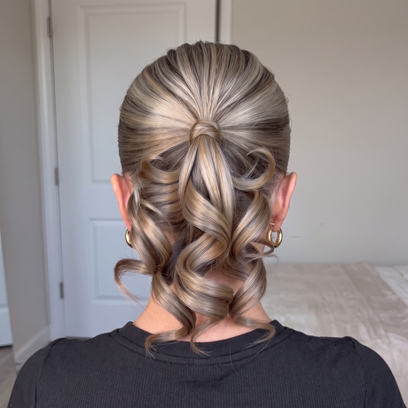 #color-light-brownish-blonde