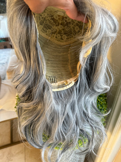 Tillstyle light grey silver wig with curtain bangs for women layered grey wig with pale white ends