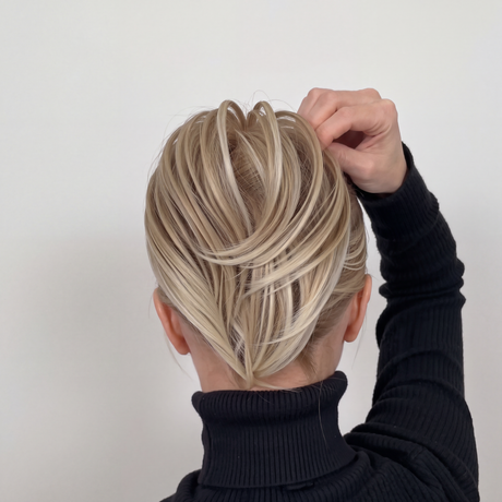 #color-medium-blonde-with-bleach-blonde-highlights
