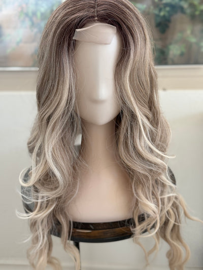 Tillstyle long ombre dirty blonde wavy for women 26 inch middle part curly wavy wig