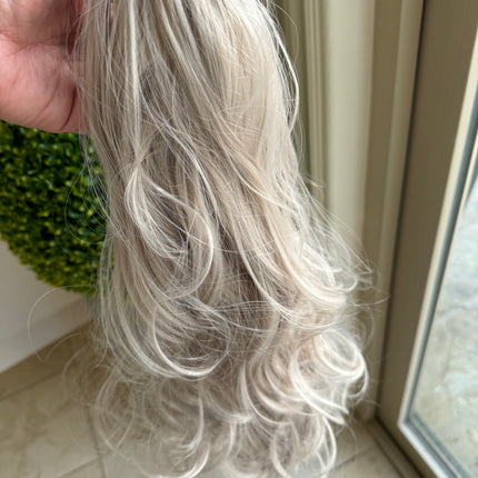 Tillstyle ashblonde grey loose body wave clip in ponytail