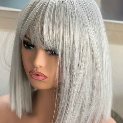 Tillstyle light grey silver bob  wig with curtain bangs