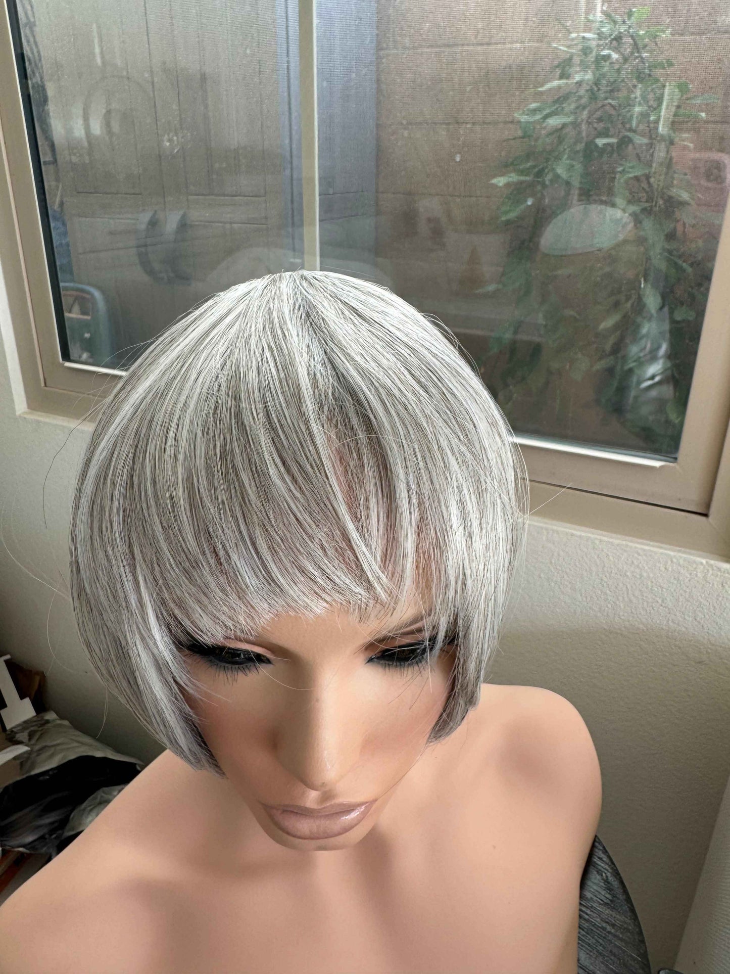 Tillstyle blonde grey large bangs