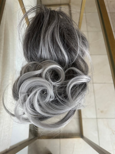 Tillstyle salt and pepper dark grey claw clip ponytail