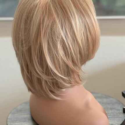 Tillstyle blonde highlighted short layered wig