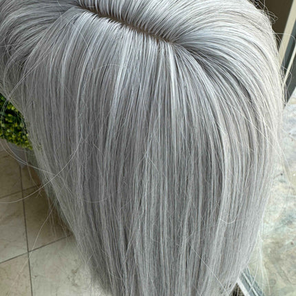 Tillstyle  grey  bob  wig with curtain bangs