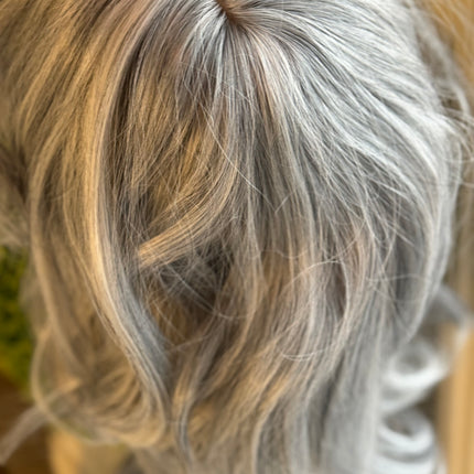 Tillstyle light grey silver wig with curtain bangs for women layered grey wig with pale white ends