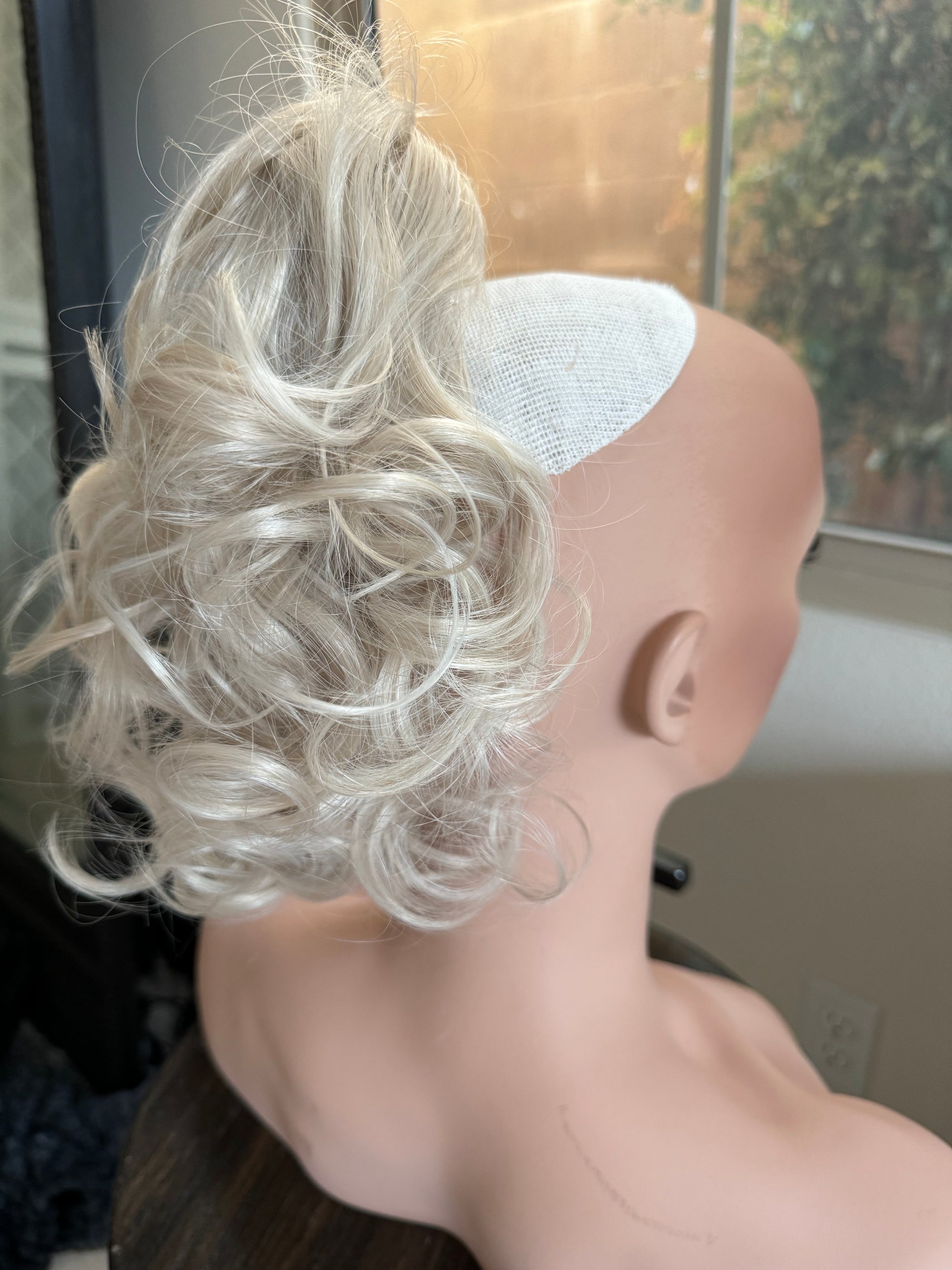 Tillstyle  white blonde / platinum clip in ponytail clip in pony tail