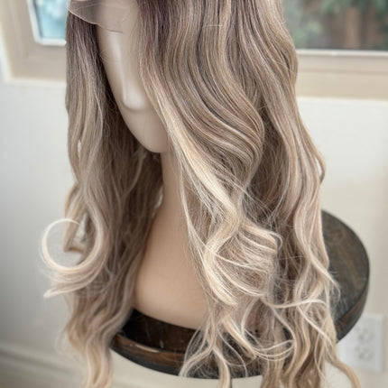 Tillstyle long ombre dirty blonde wavy for women 26 inch middle part curly wavy wig