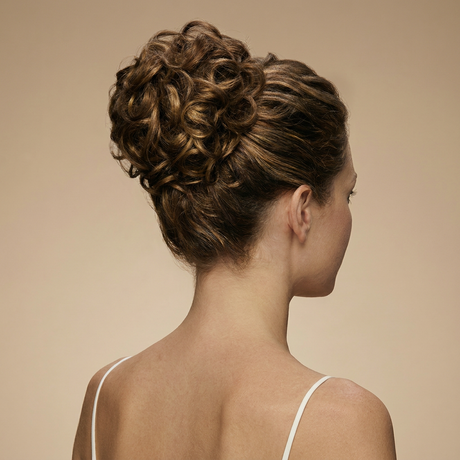 #color-chestnut-brown-with-golden-highliggts