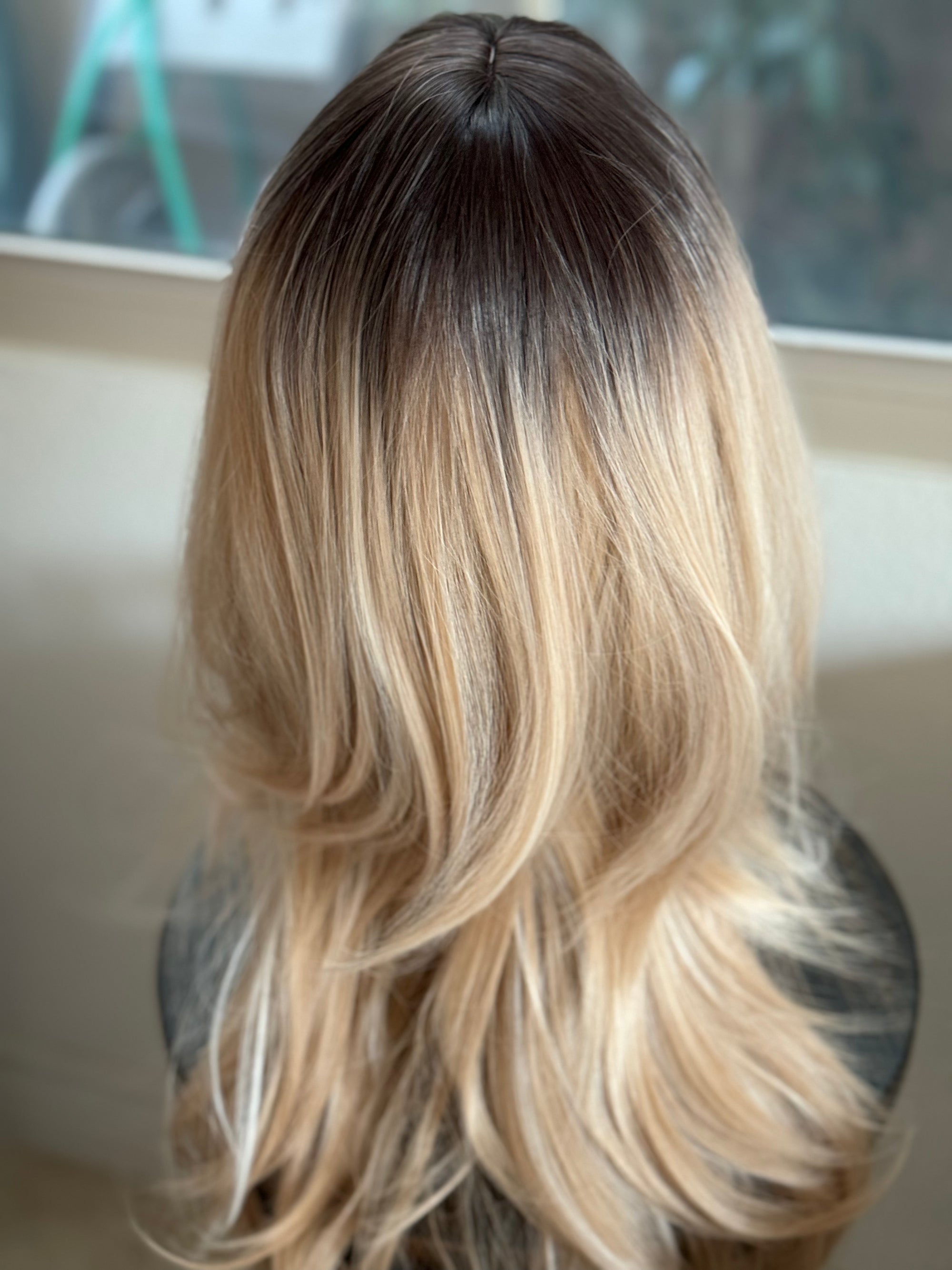 Long strawberry best sale blonde wig