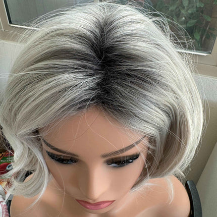 Tillstyle white silver grey short layered wig