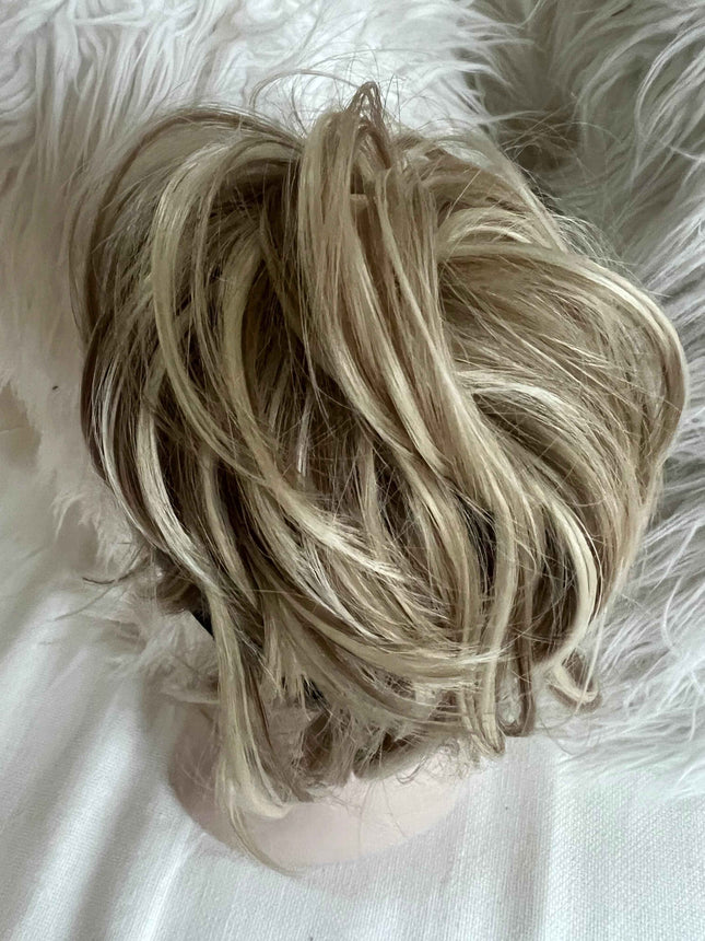 Tillstyle elastic hairbun scrunchie hair piece for women with long bangs bleach blonde ombre highlights