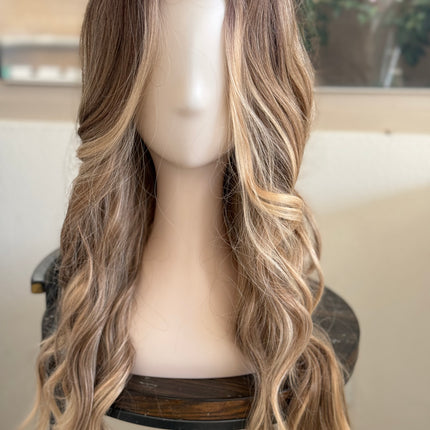 Tillstyle long ombre blonde wavy wig for women 26 inch middle part curly wavy wig