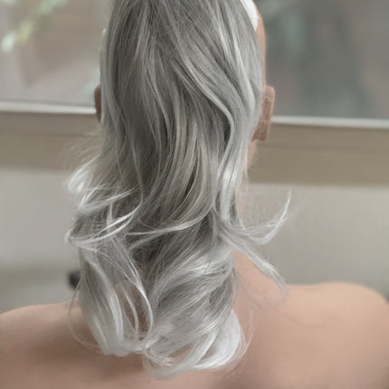 Tillstyle  light grey /white ends claw clip ponytail