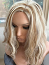 Tillstyle  blonde brown wig with side part for women loose body wave layered short wig bob wig
